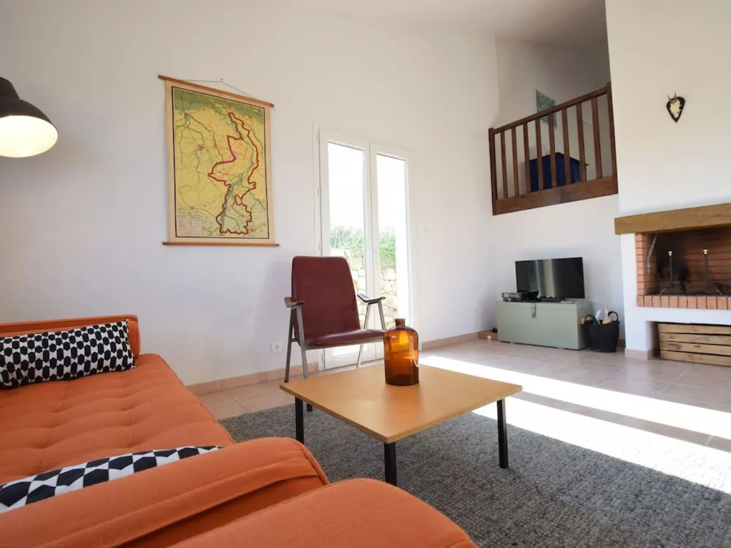 Beautifully located holiday villa with private swimming pool and lovely view!