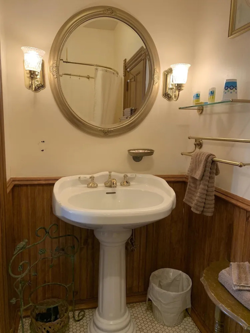 Edgar Olin House B&B