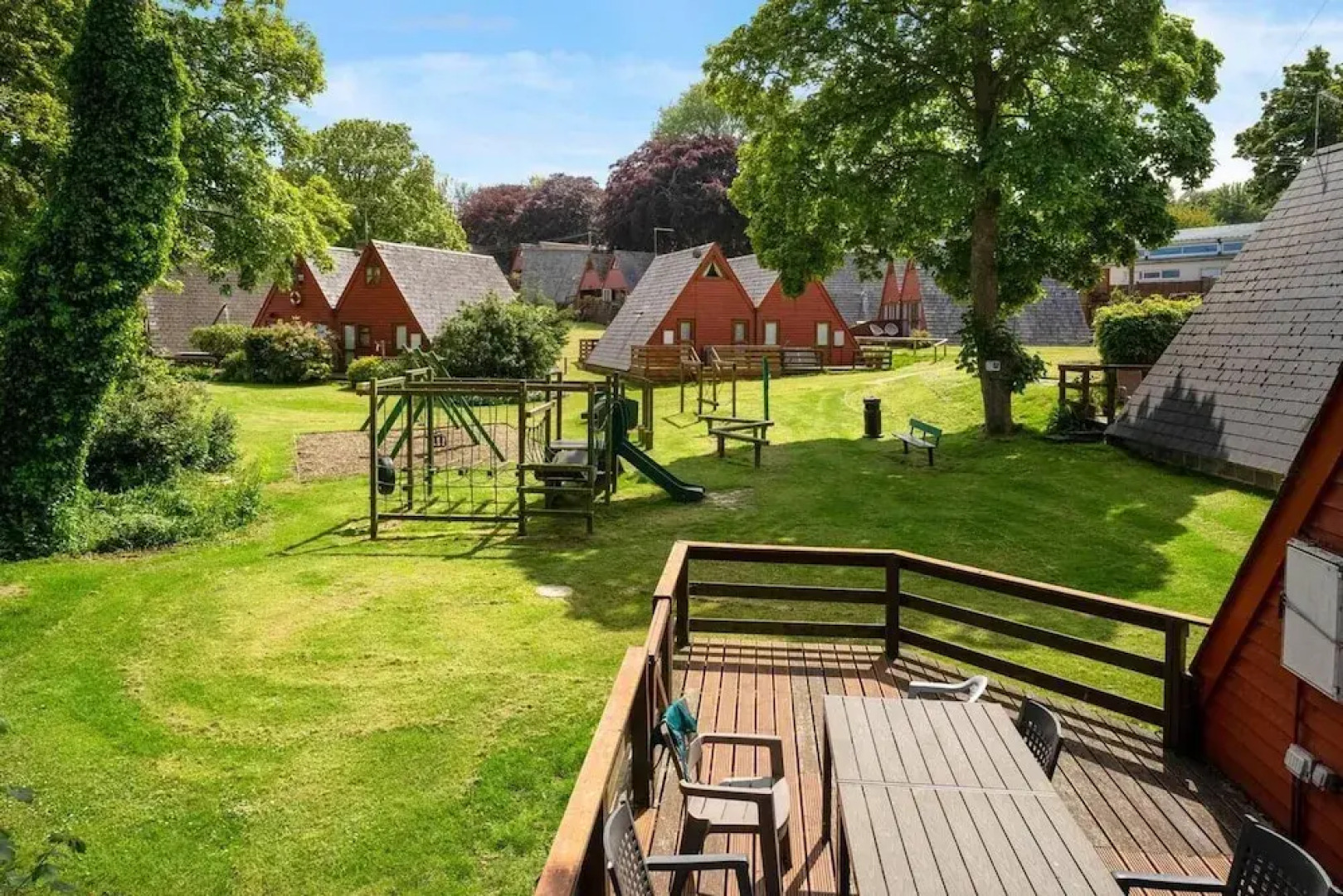 The Lookout, Sunny Beach Retreat, Sleeps 5 Guests