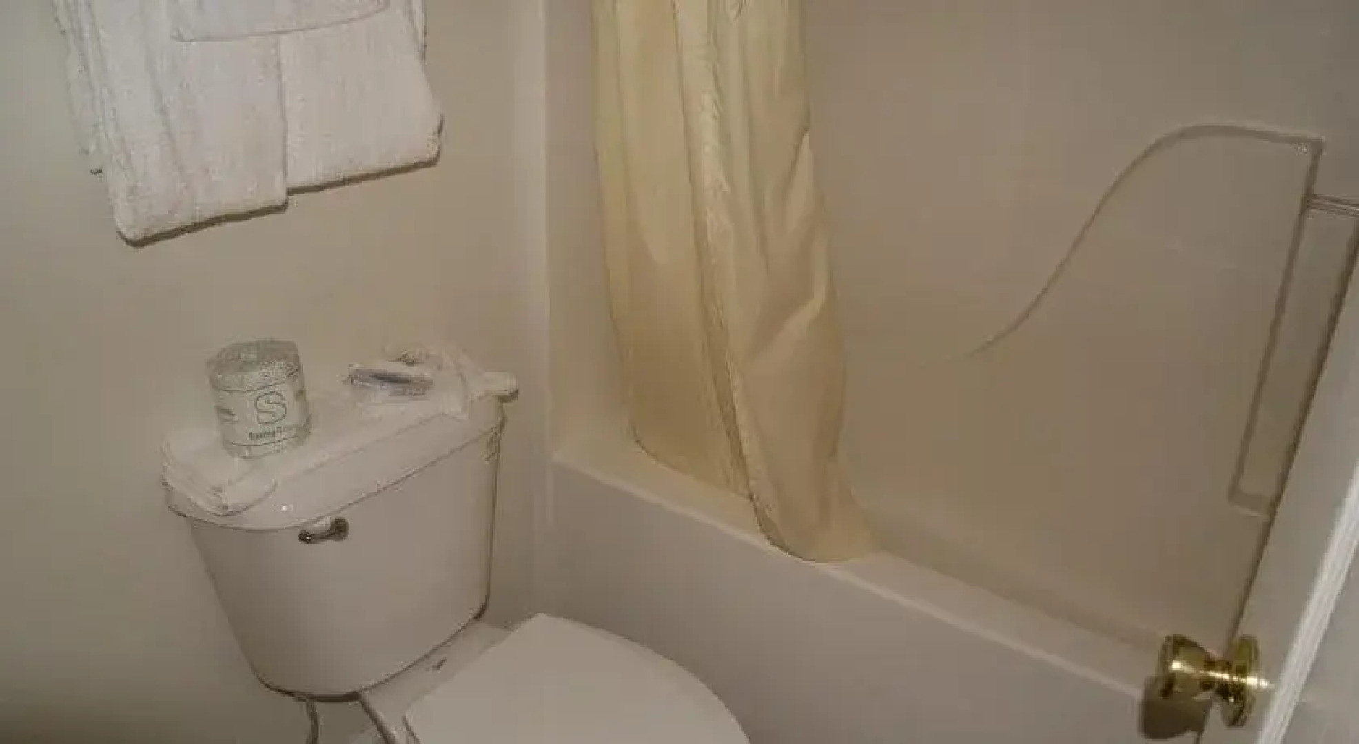 American Inn And Suites