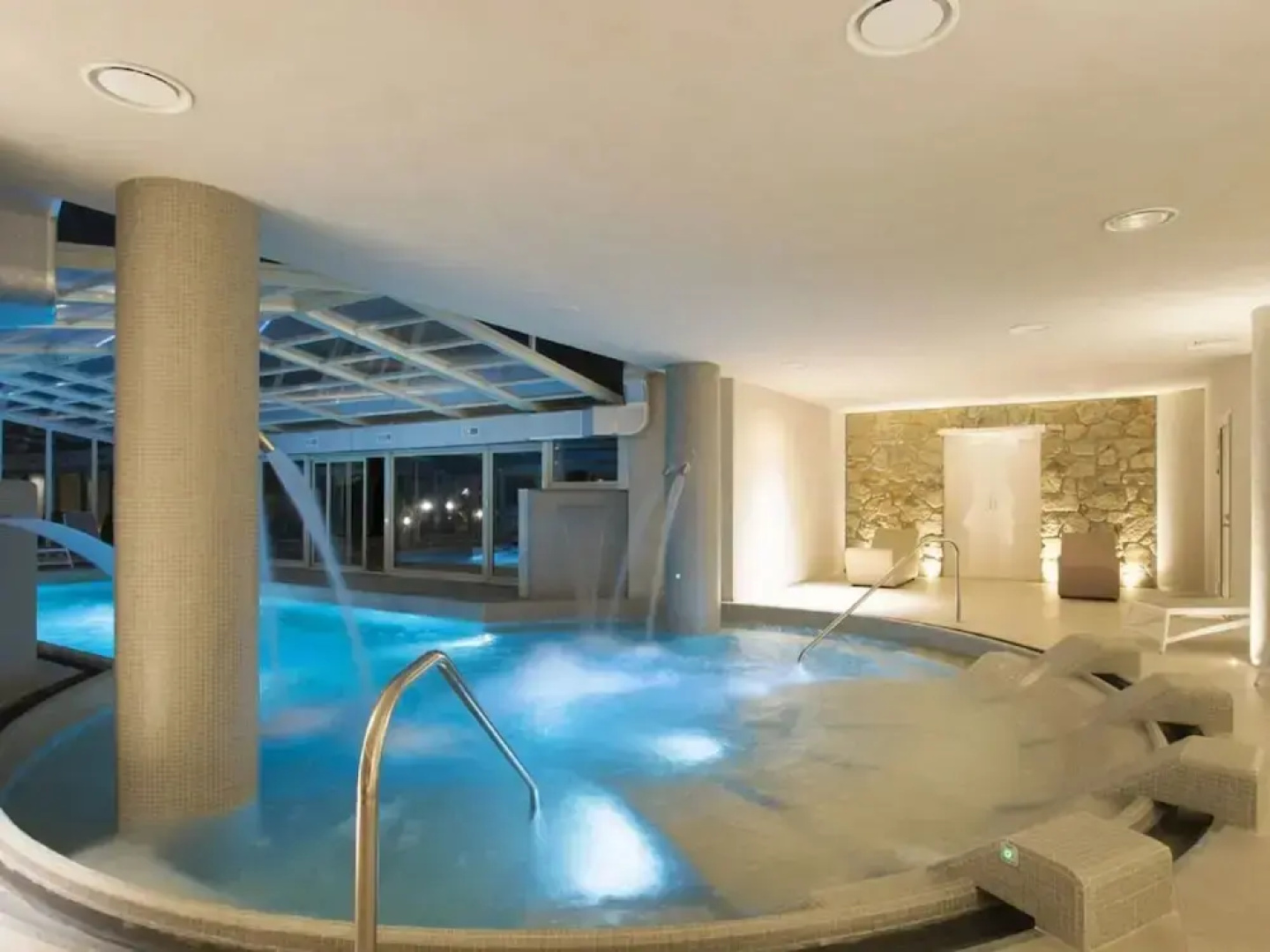 Spacious Apartment With Bubble Bath