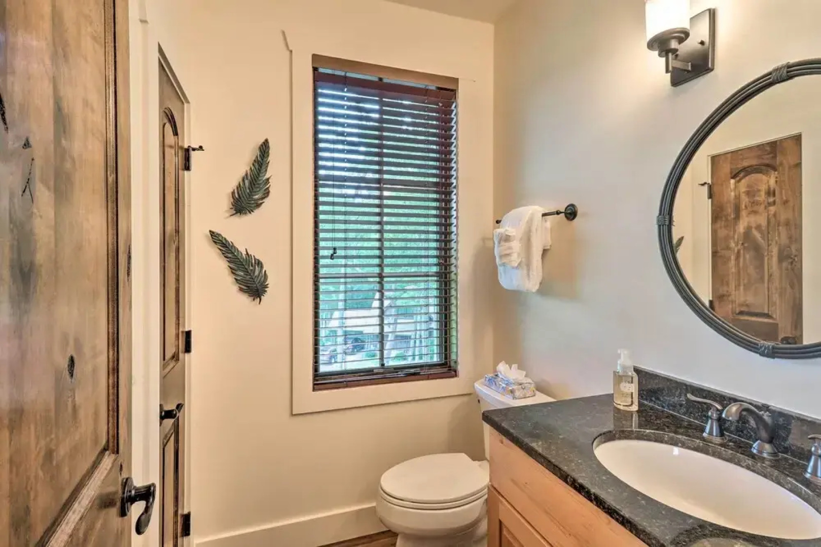 Serene Mountain Retreat! Rural Glenville Craftsman