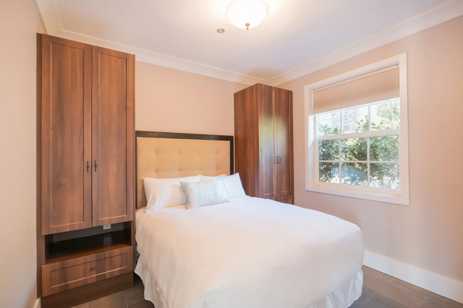 SookePoint Ocean Cottage Resort