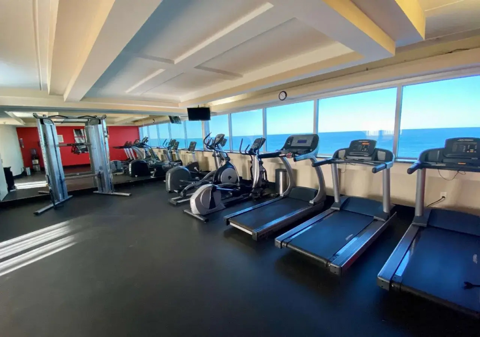 Radisson Suite Hotel Oceanfront