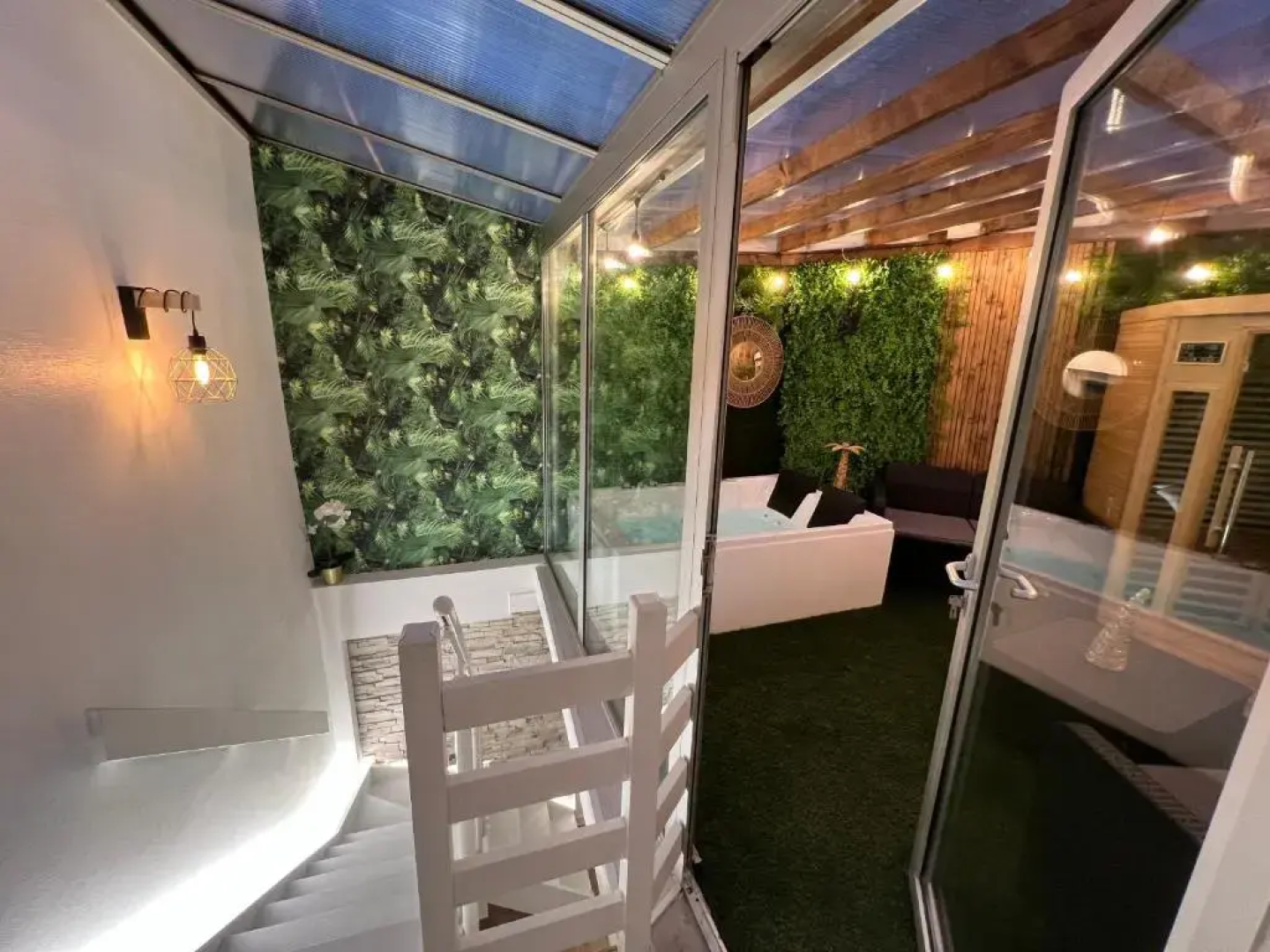 SPA de charme 6 pers avec Jacuzzi & Sauna privatifs au coeur de ville - Esprit Coco