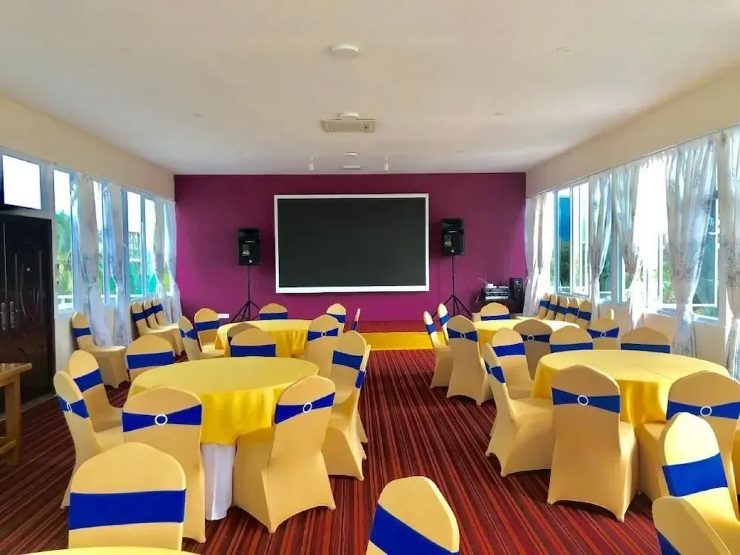 Gold Hotel