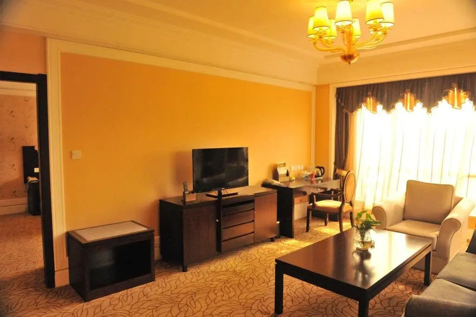 Inzone Galand Hotel Taian