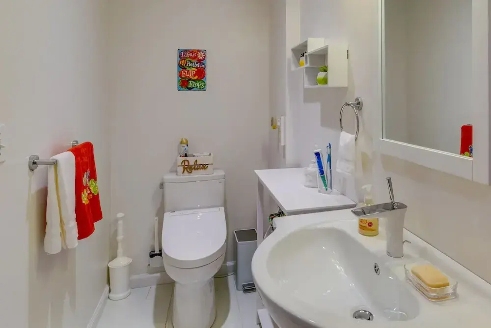 Gulf Breeze Vacation Rental for 2 w/ Pool Access!