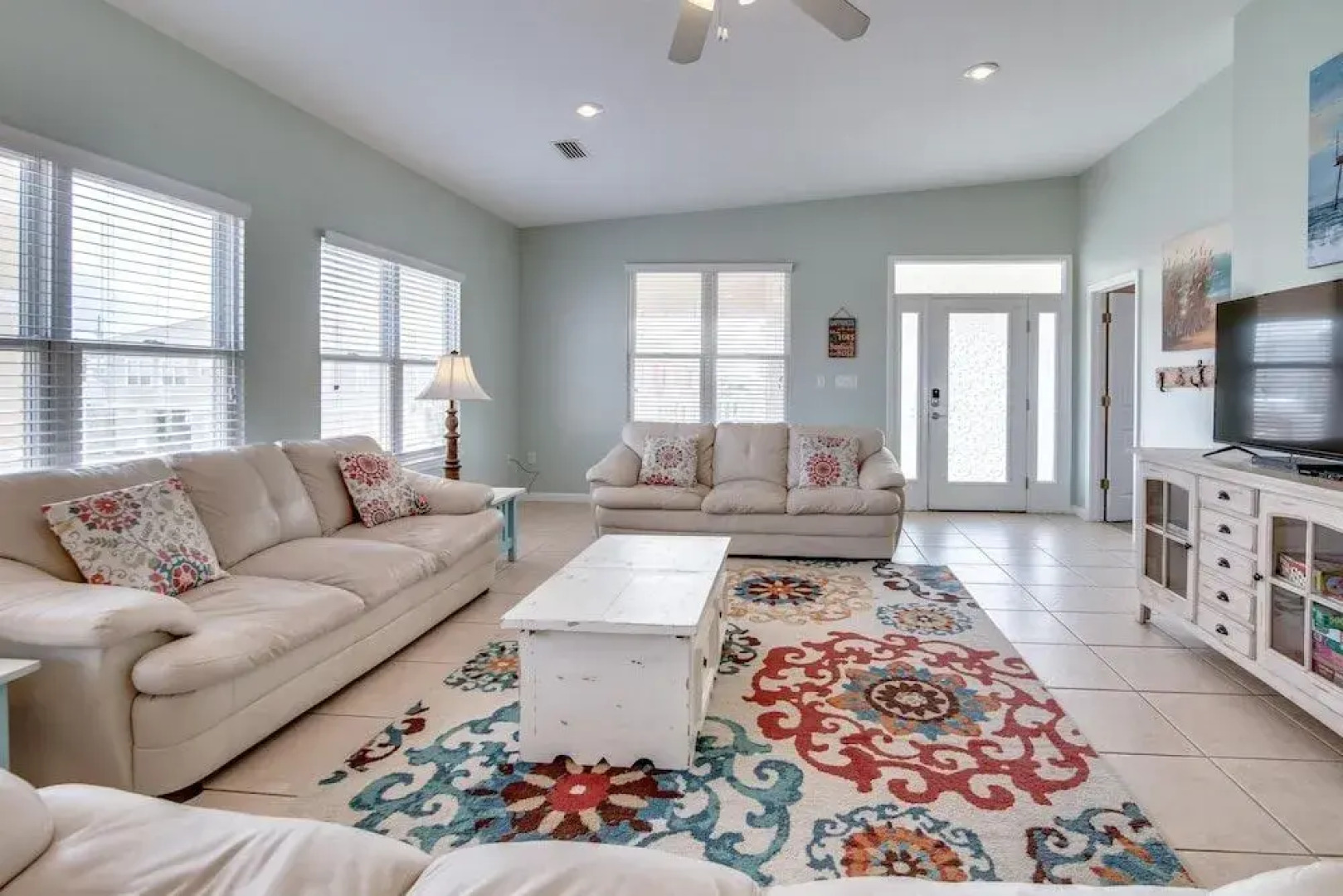 Sandy Toes 4 Bedroom Home by RedAwning