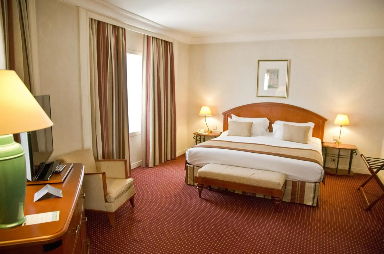 Отель Pullman Bucharest World Trade Center