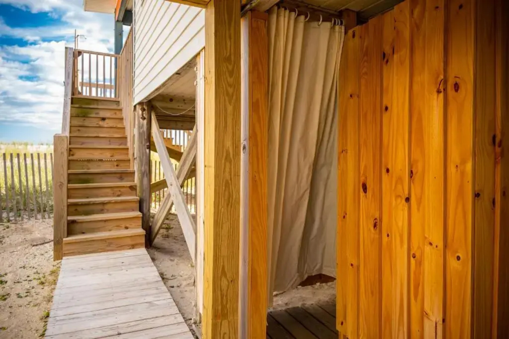 Chill'ax Inn by Oak Island Accommodations