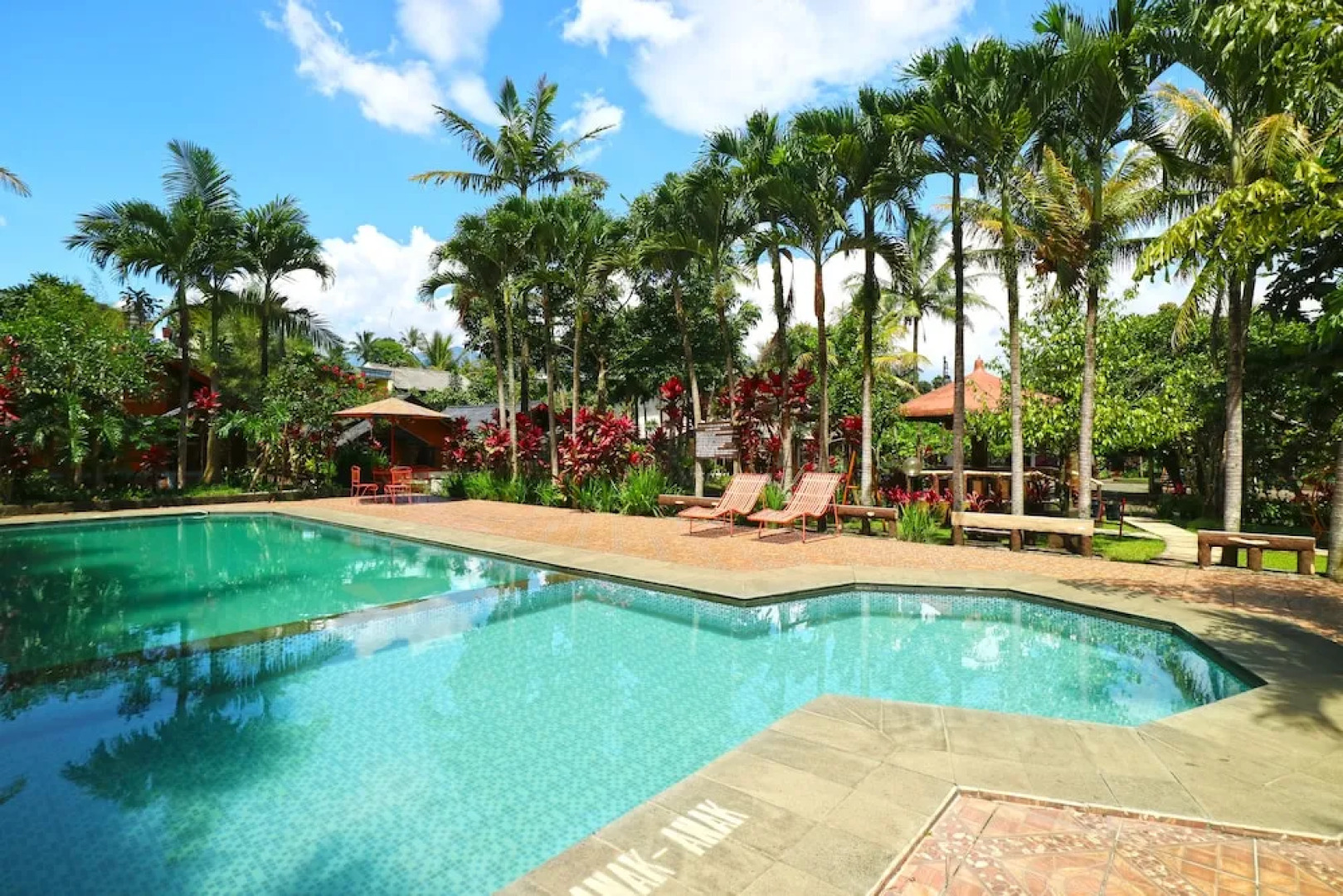 Villa Aquarius Orange