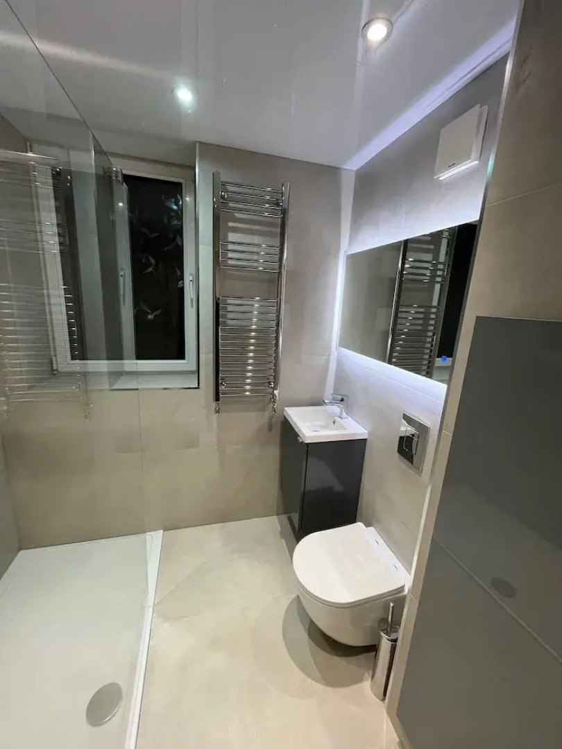 Shawforth - 2 Beds - Sleeps 4 - Street Parking