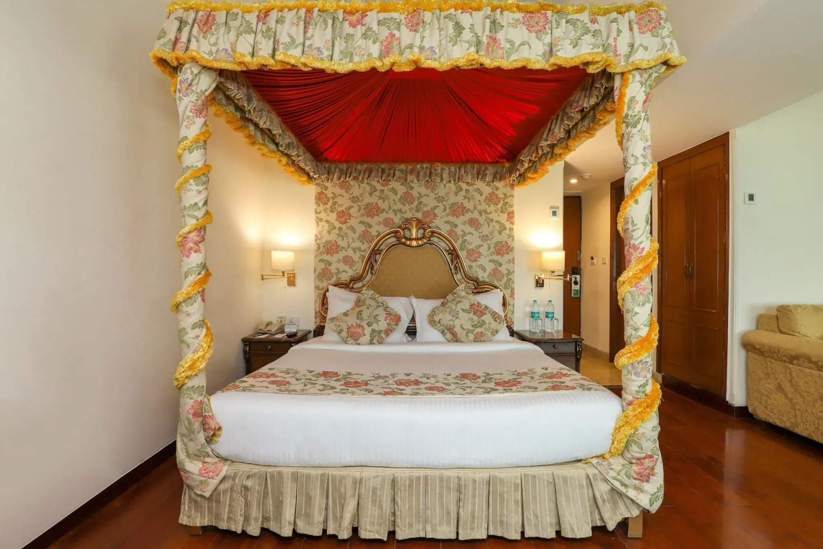 Hotel The Royal Plaza