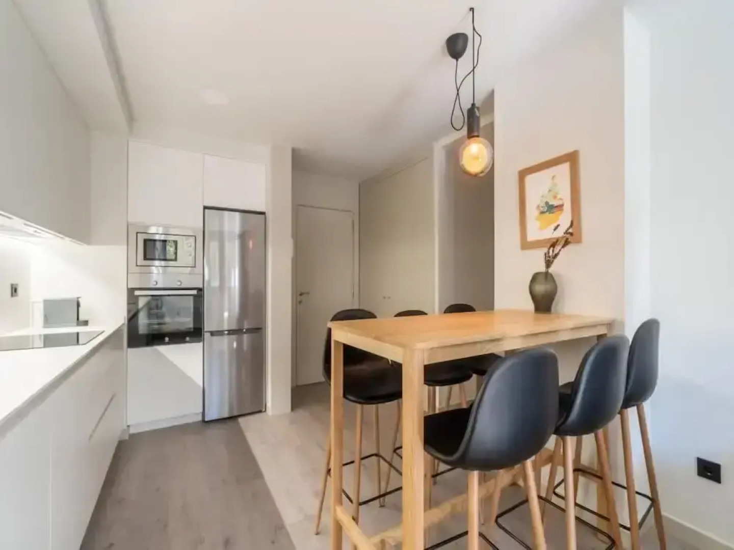 Stone Home in Benasque Near Scenic Lake