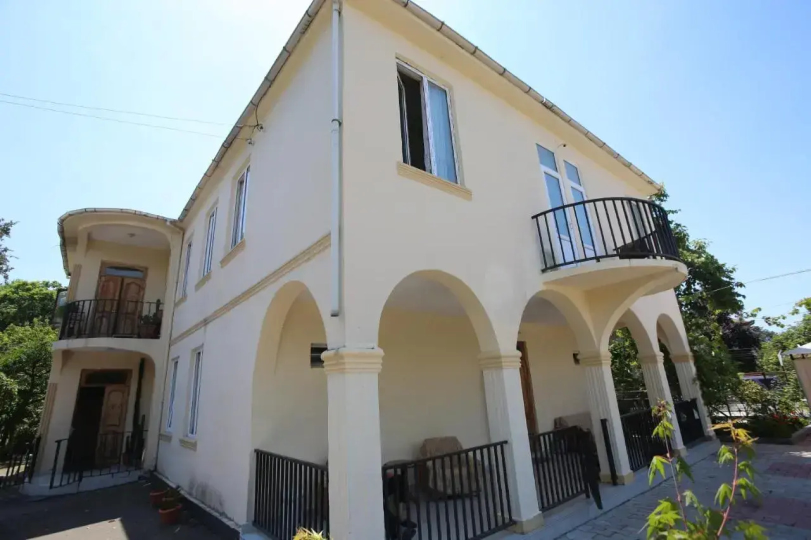 Talo's Guest House