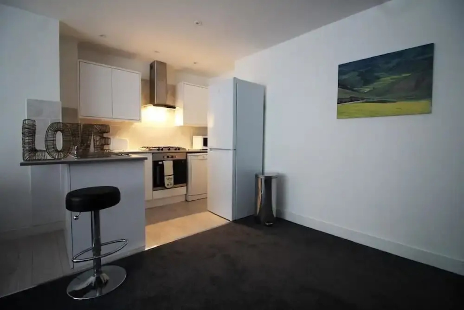 Exquisite 3 Bed apartment near Heathrow