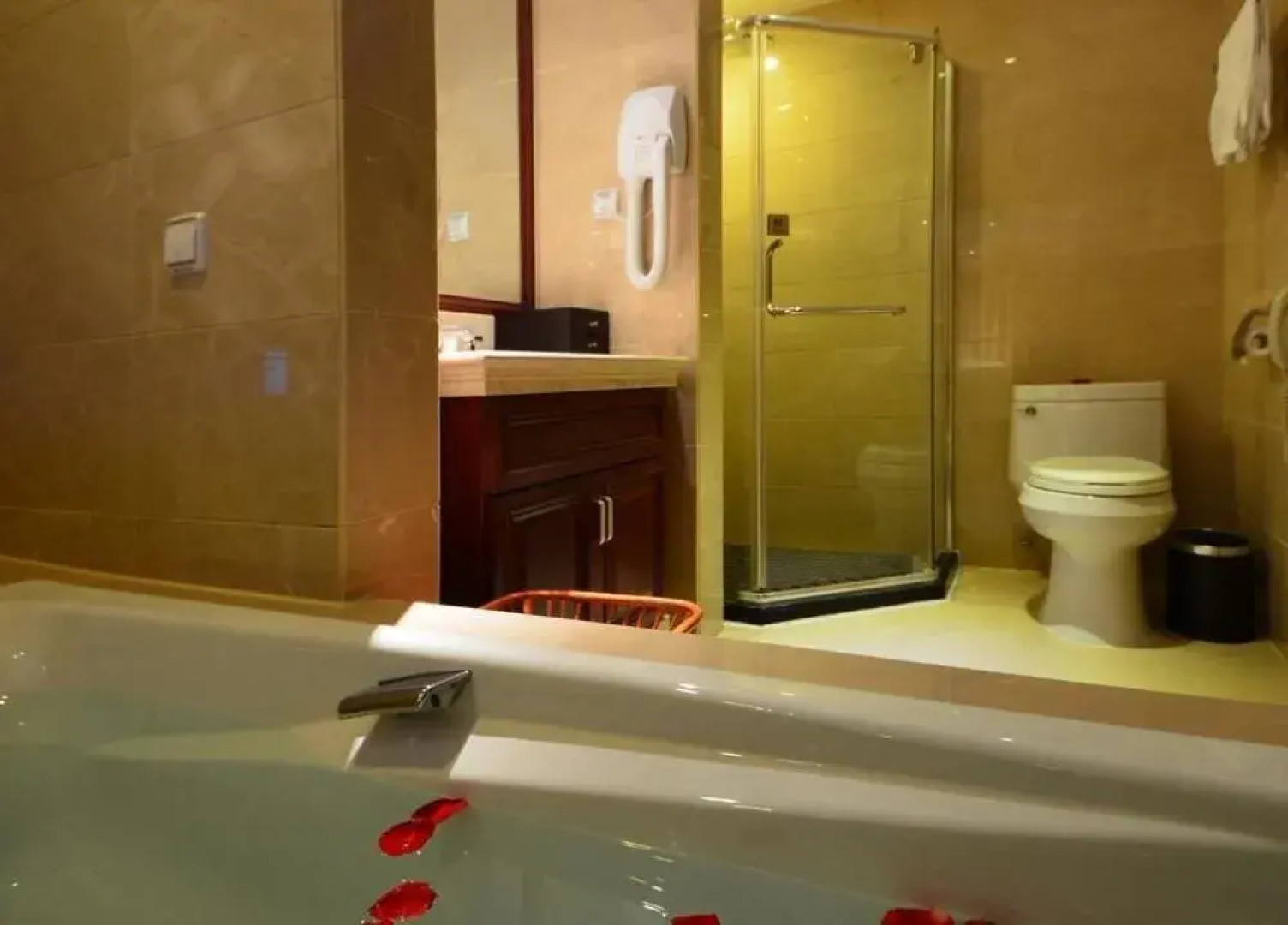 Dingli International Hotel