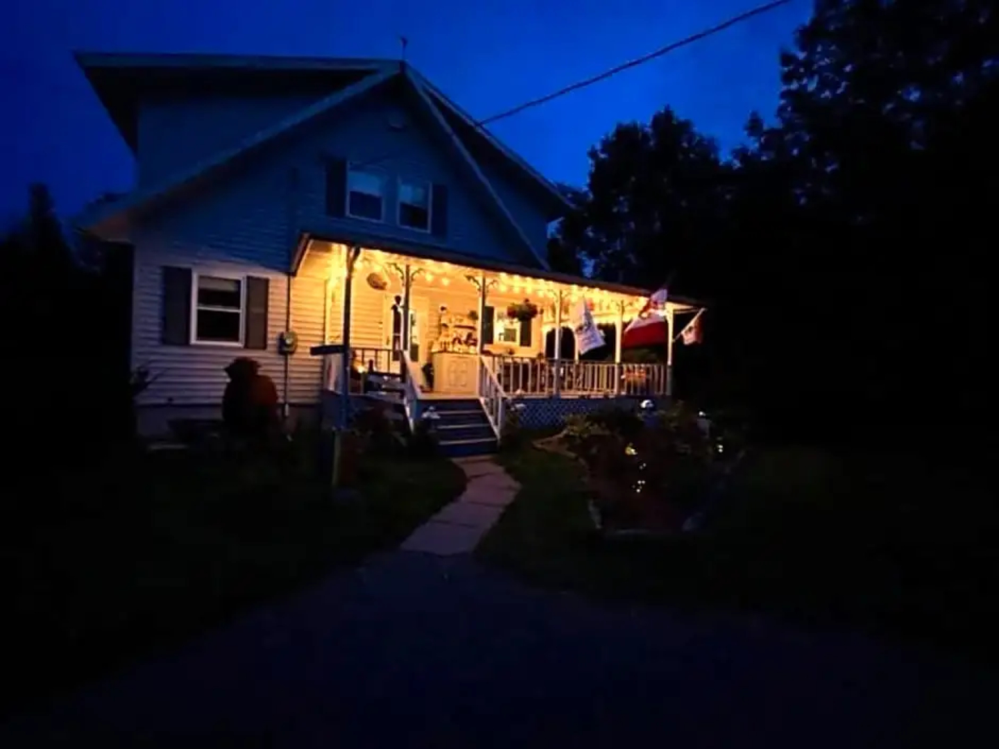 Country Charm B & B