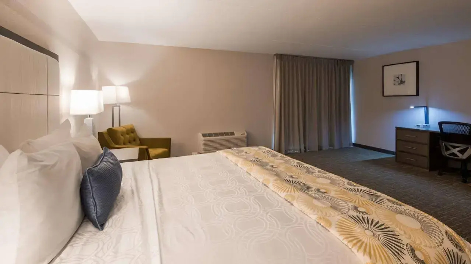 M Hotel & Conference Center