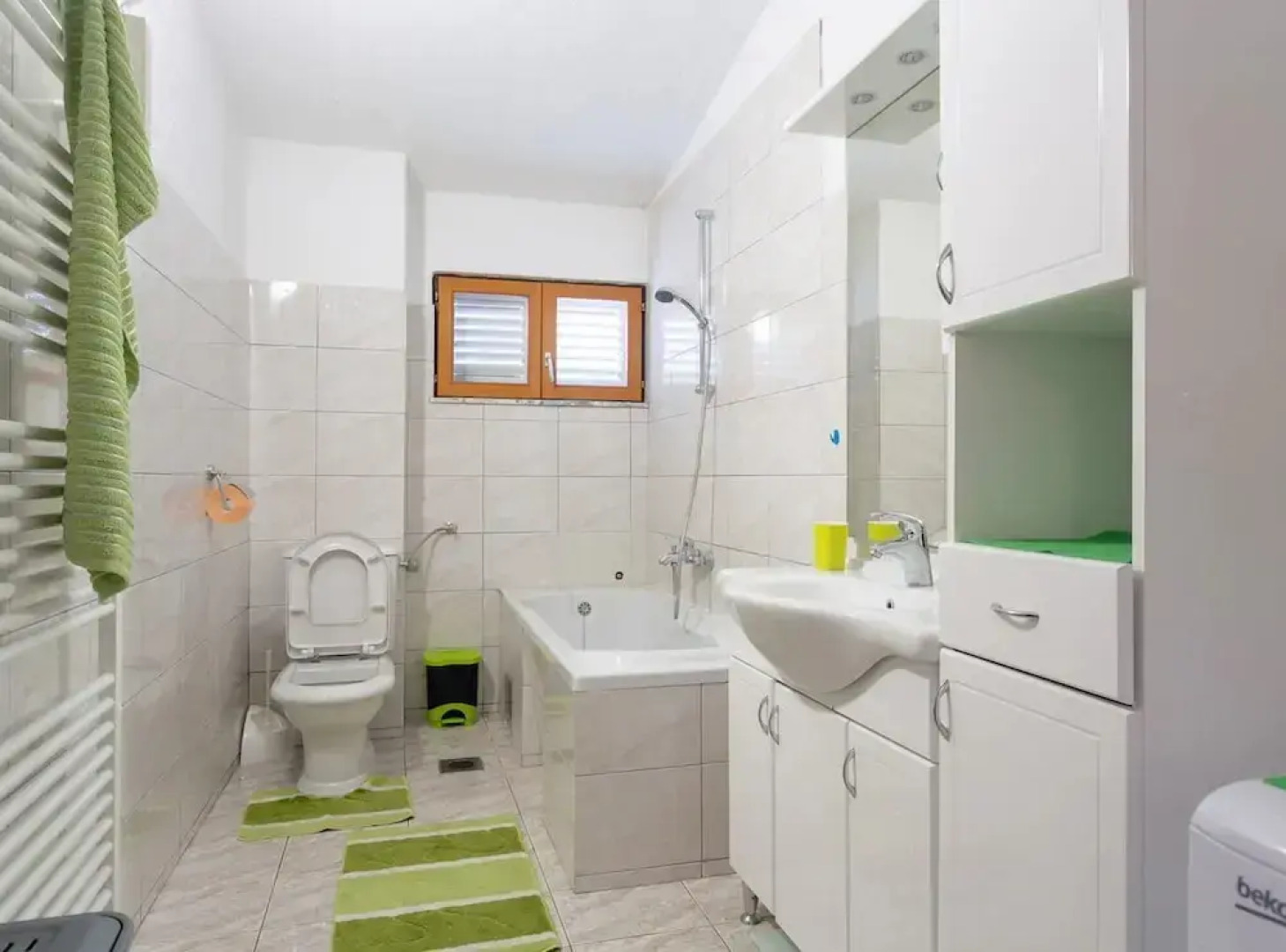 Sunny Escape Holiday Home Dicmo With Pool and Gym