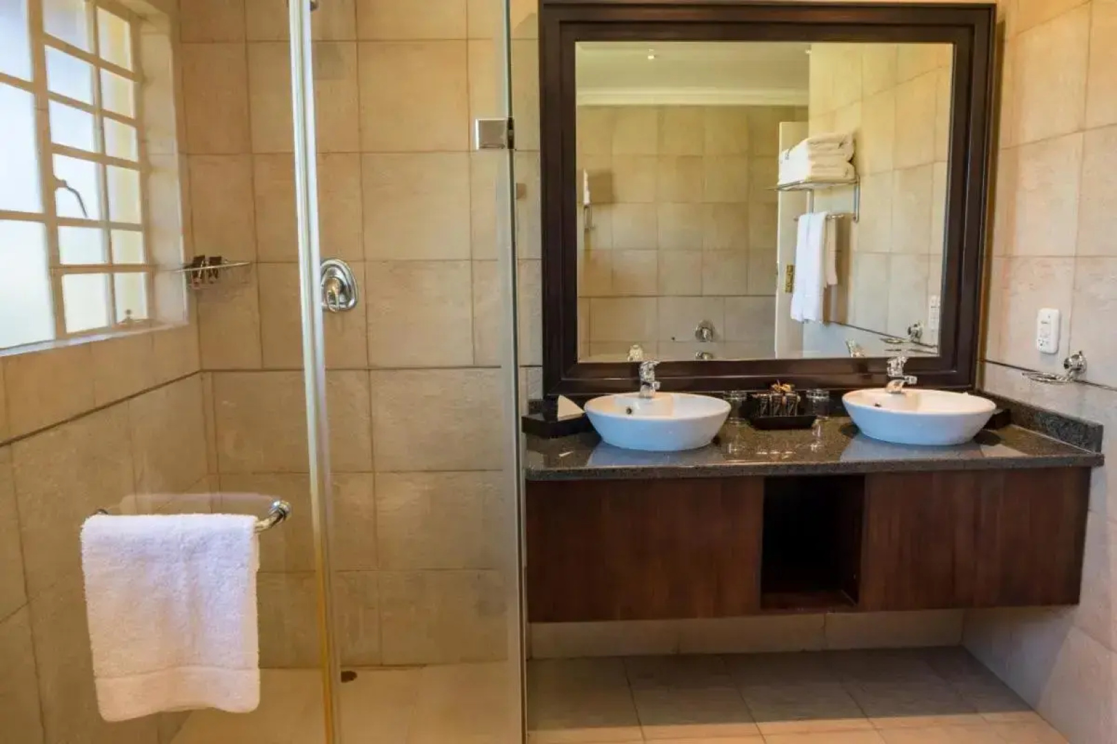 Shumba Valley Lodge