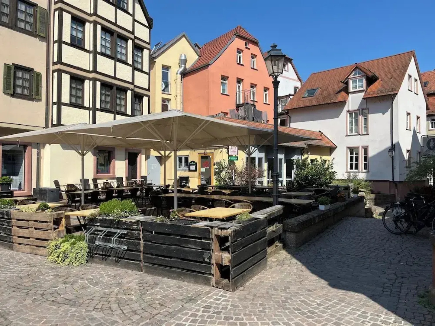 La Flamme Wertheim Garni