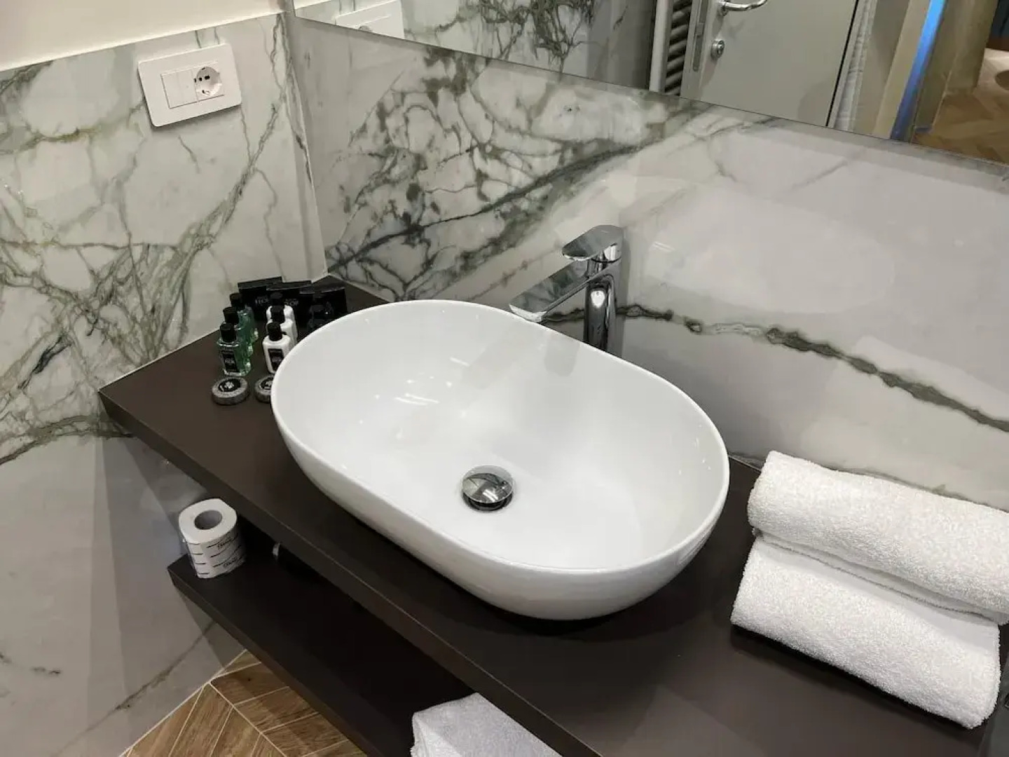 RossoVino Milano Boutique