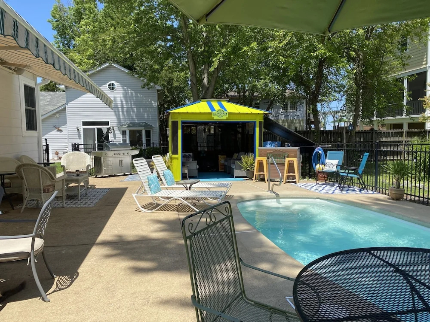 Colonial Beach Plaza Bed & Breakfast