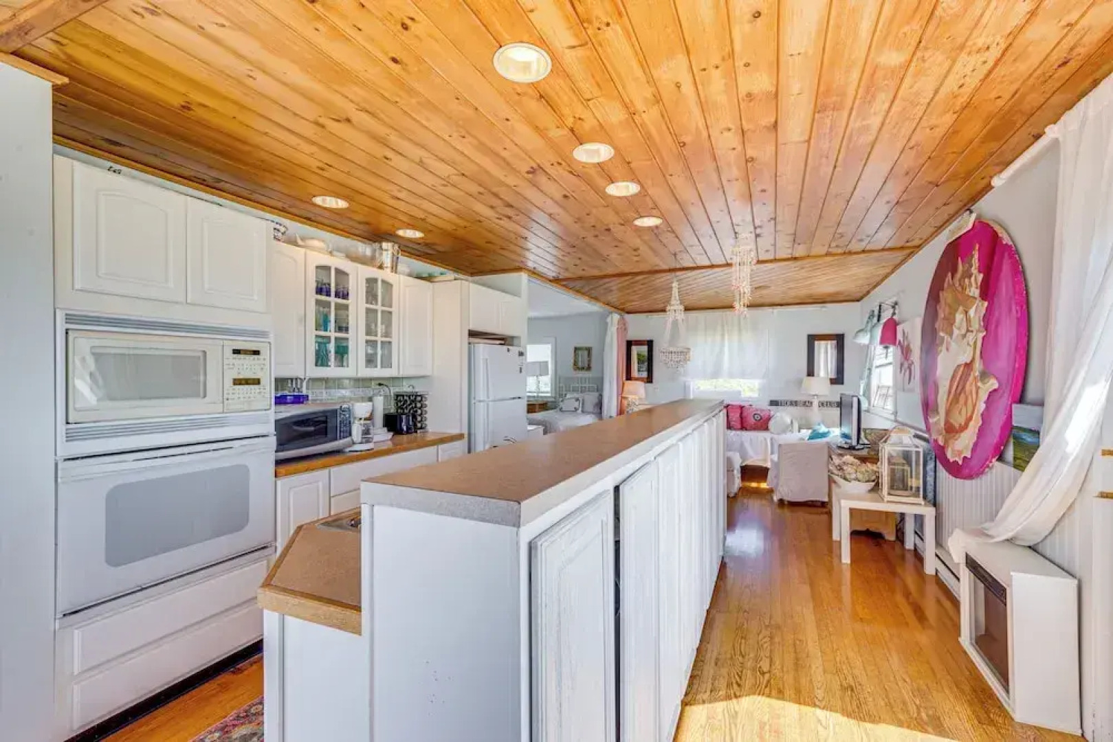 Walk to the Beach: Pet-friendly Gem in Biddeford!