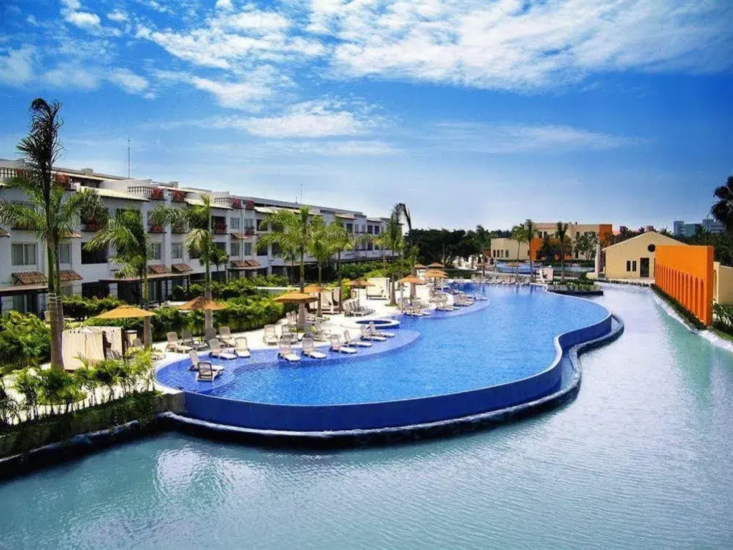 Tahéima Condominios