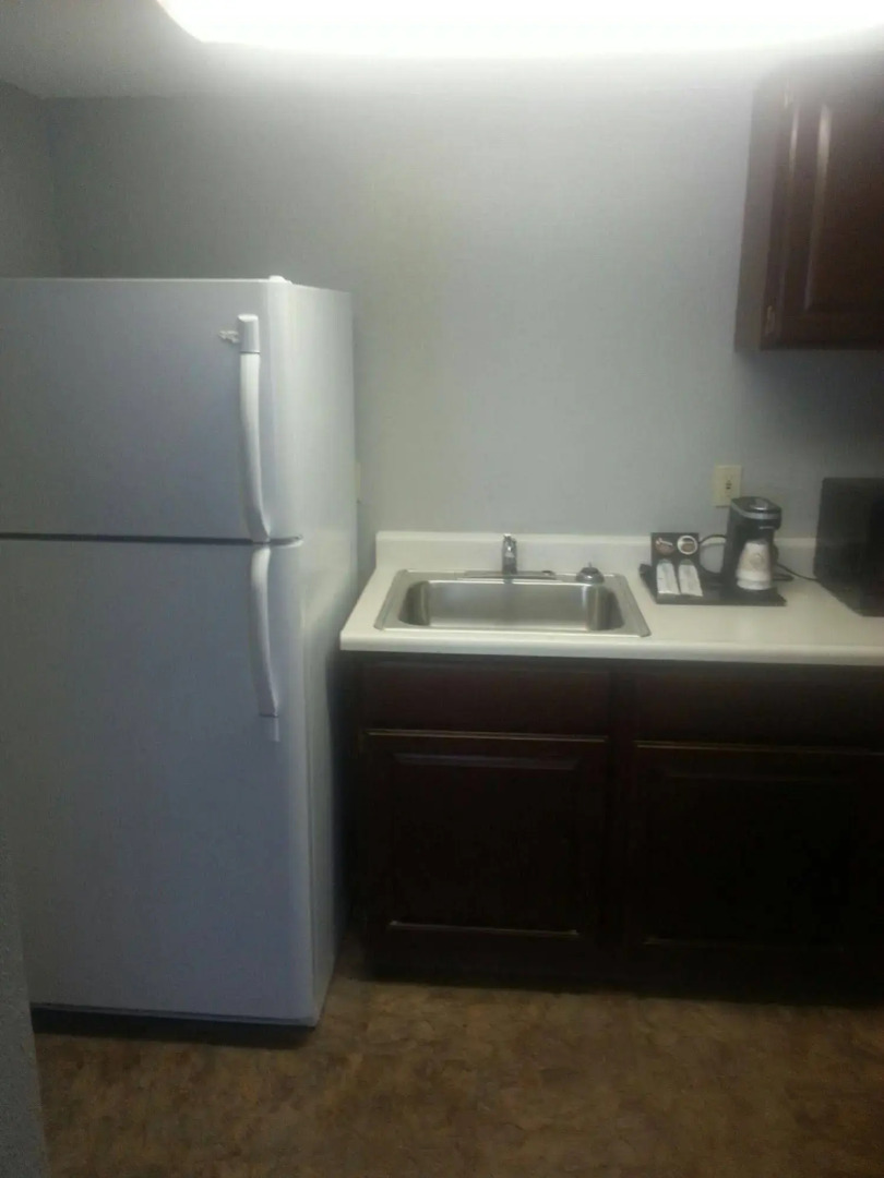 Blackstone Lodge & Suites