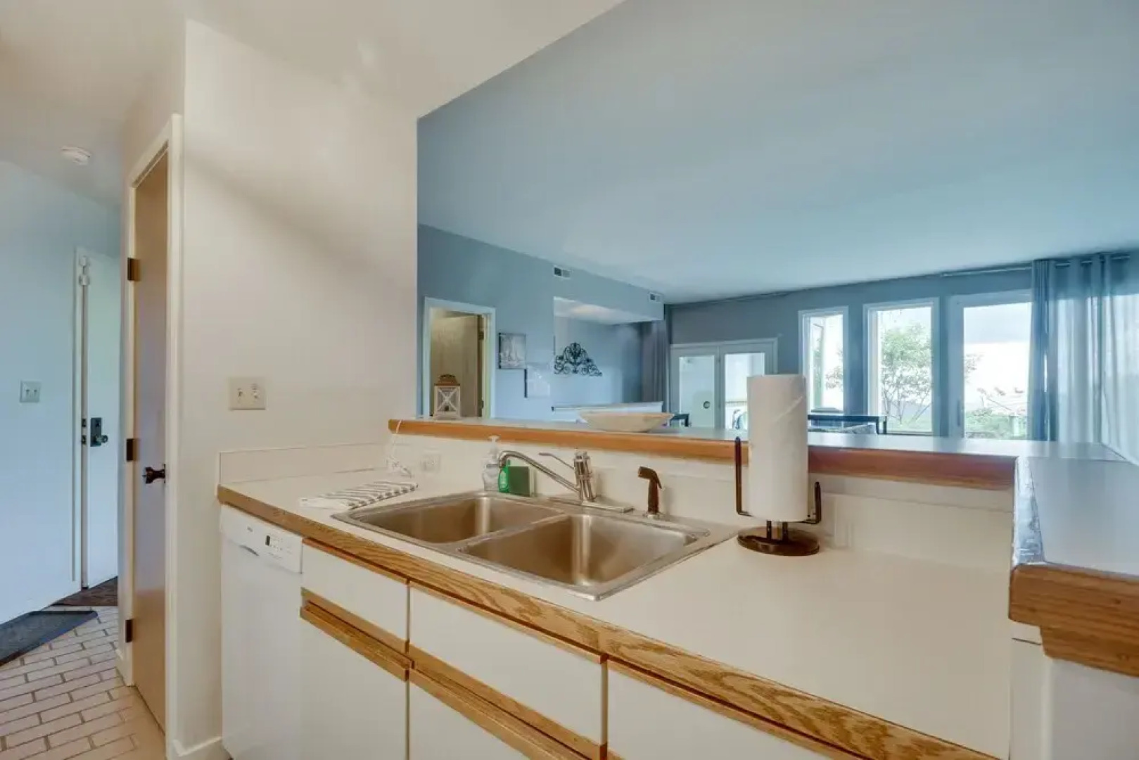 All-season Fun! Wintergreen Resort Condo w/ Views