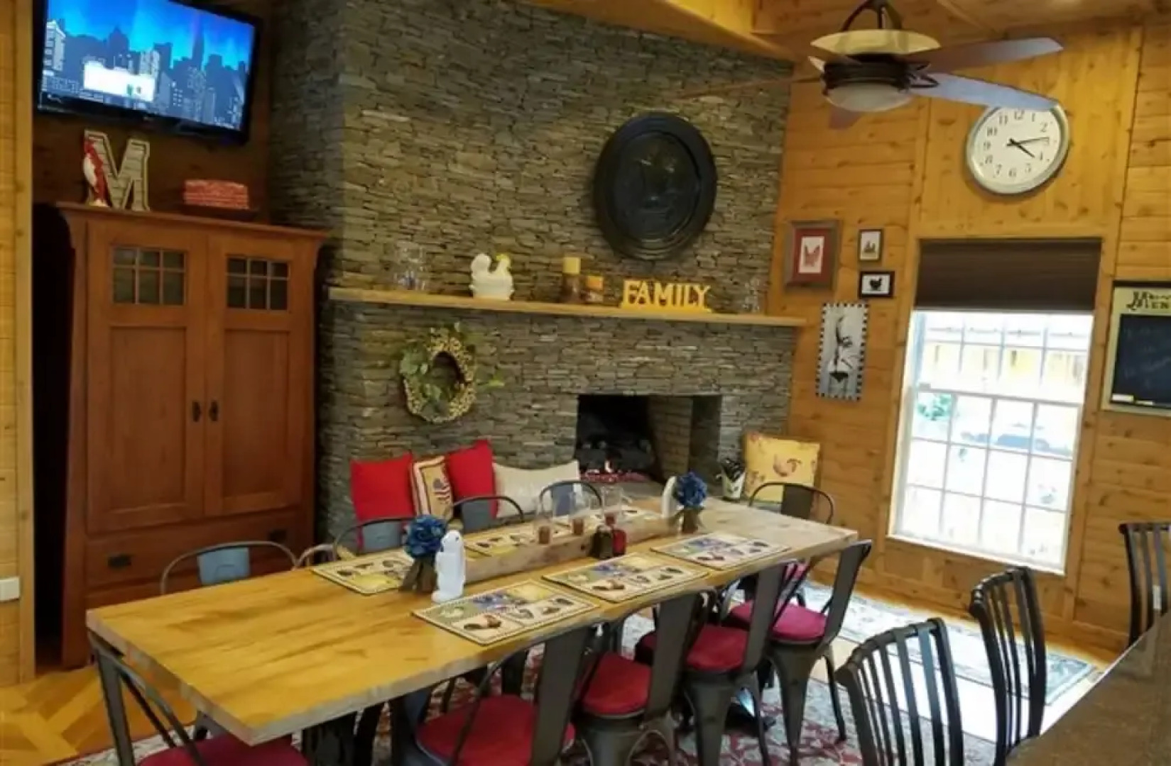 Silly Chickens Lodge B&B