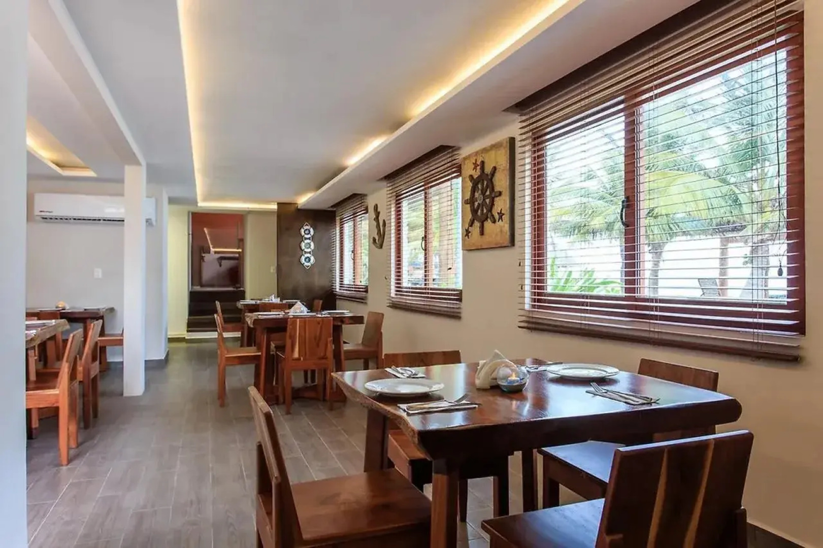 Aquastar Hotel & Apartments