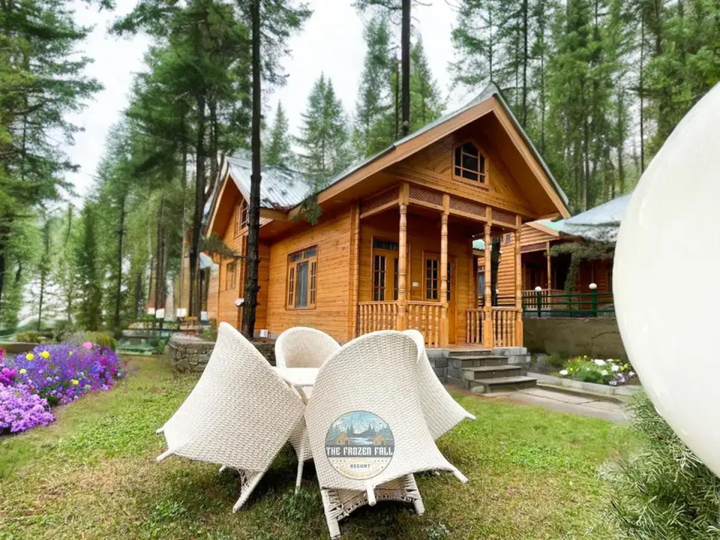 The FrozenFall Resort - Gulmarg