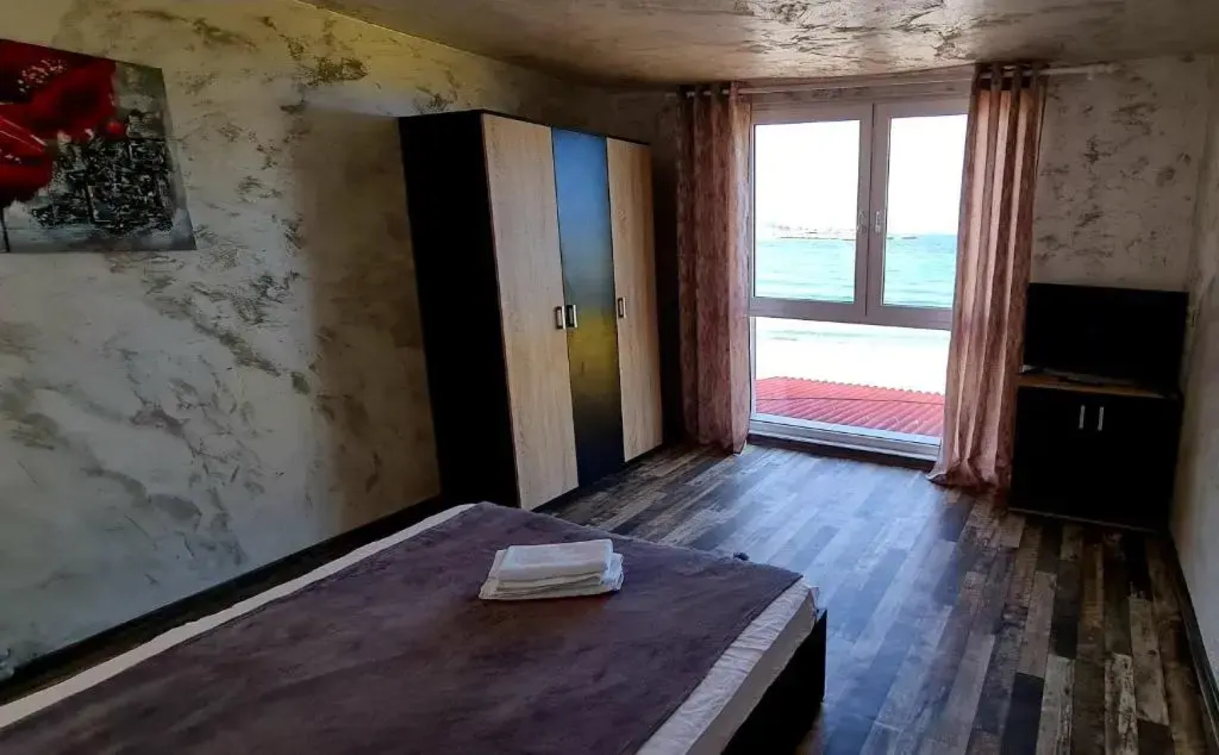 Lazy Lounge Apartments