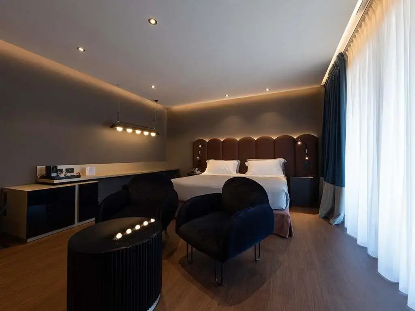La Suite Hotel