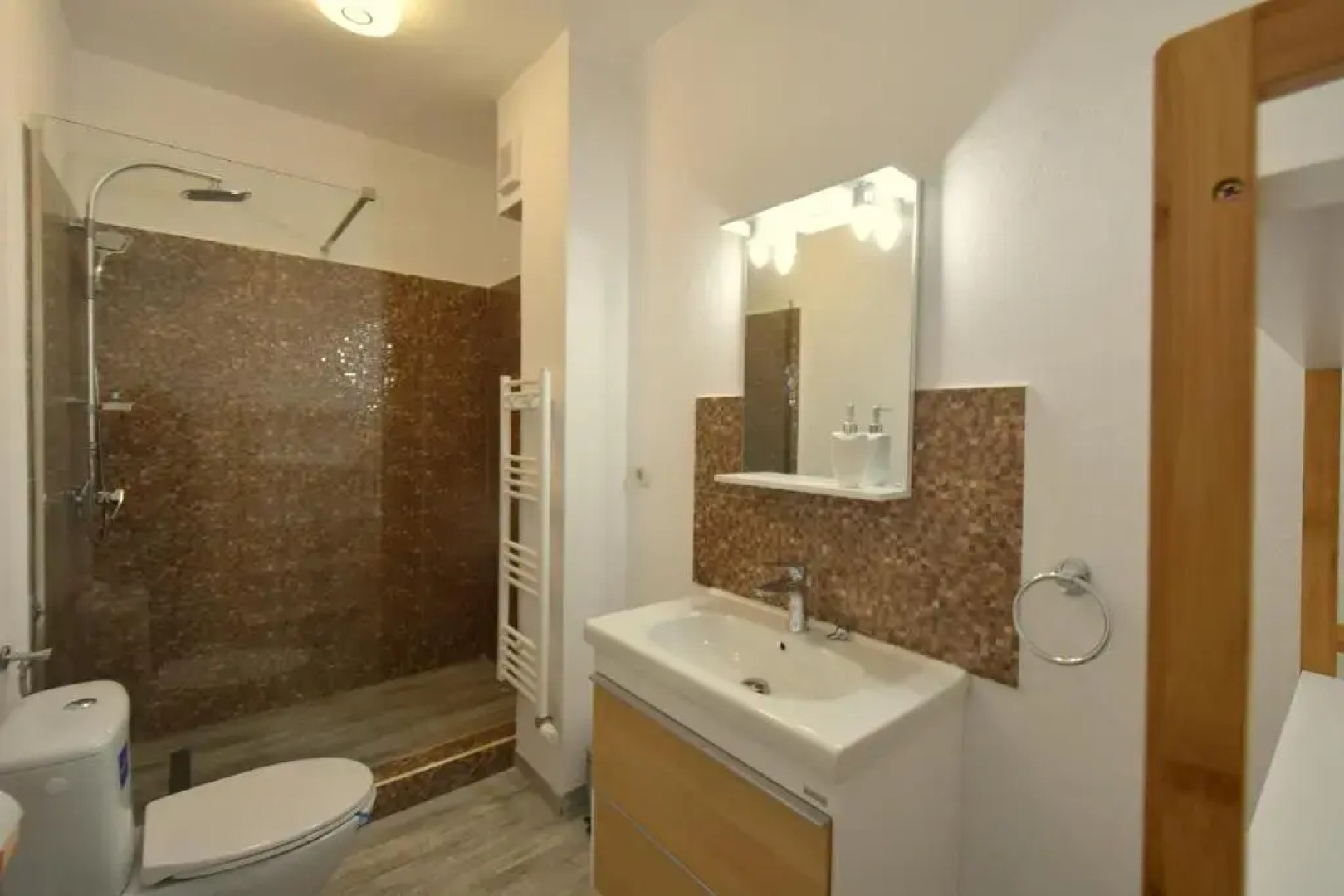 Neferprod Apartments - IS - CAM 03