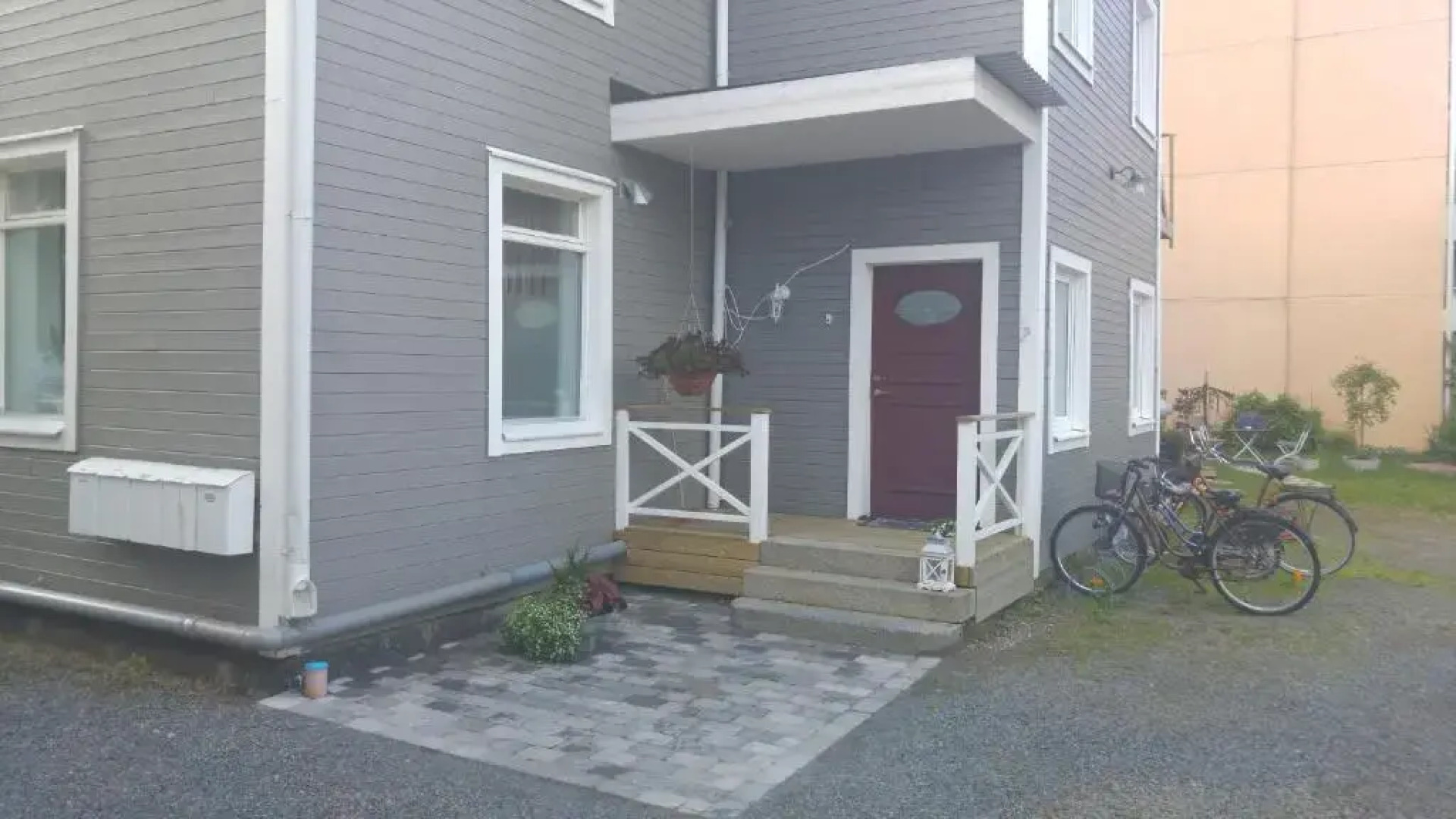 Mysig lägenhet med ett rum och kök 1103