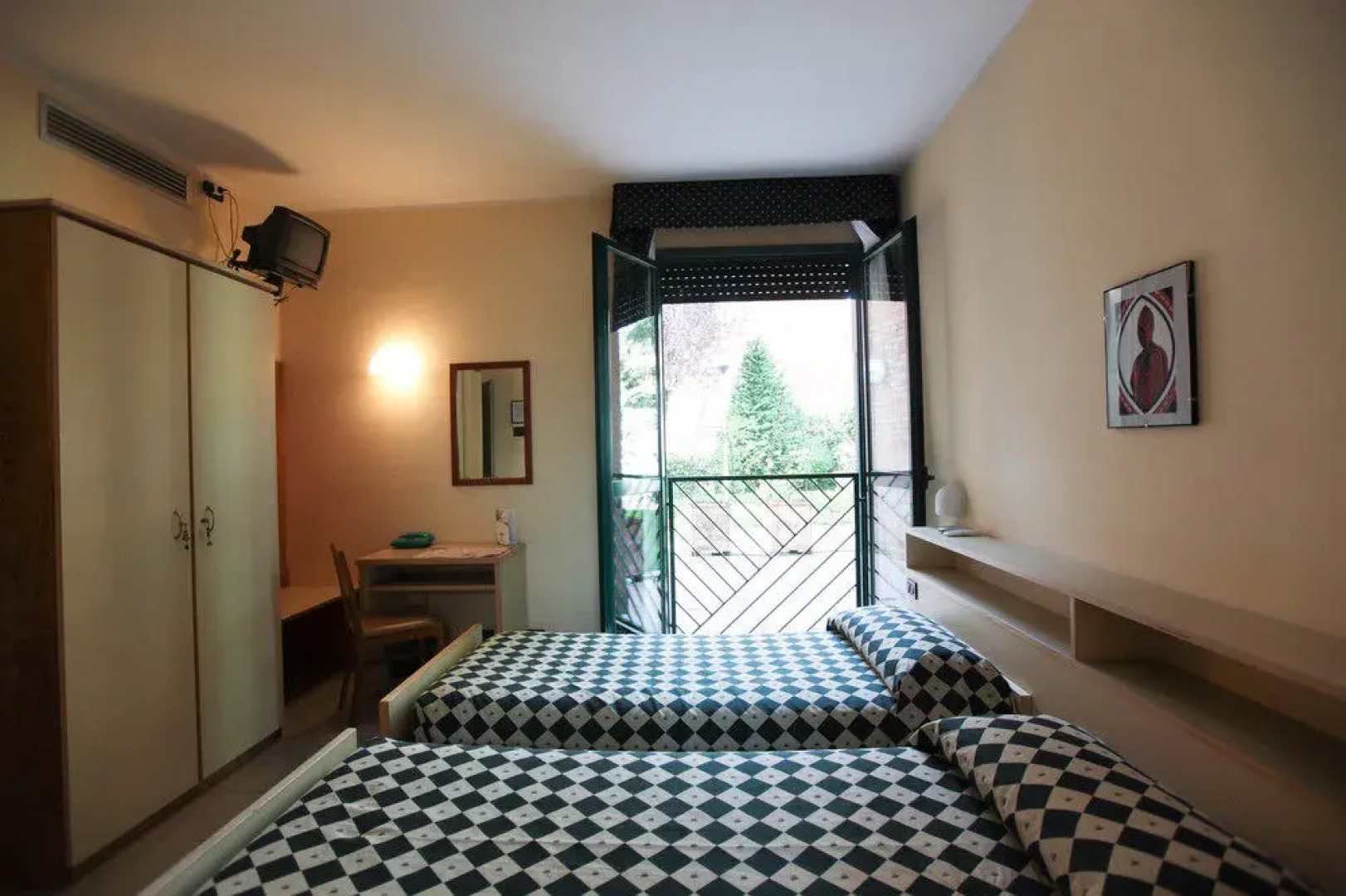 Kaire Hotel
