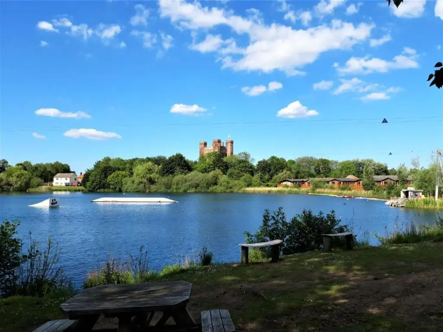 Luxury 2019 8 berth Caravan with Hot Tub @ Tattershall Lakes