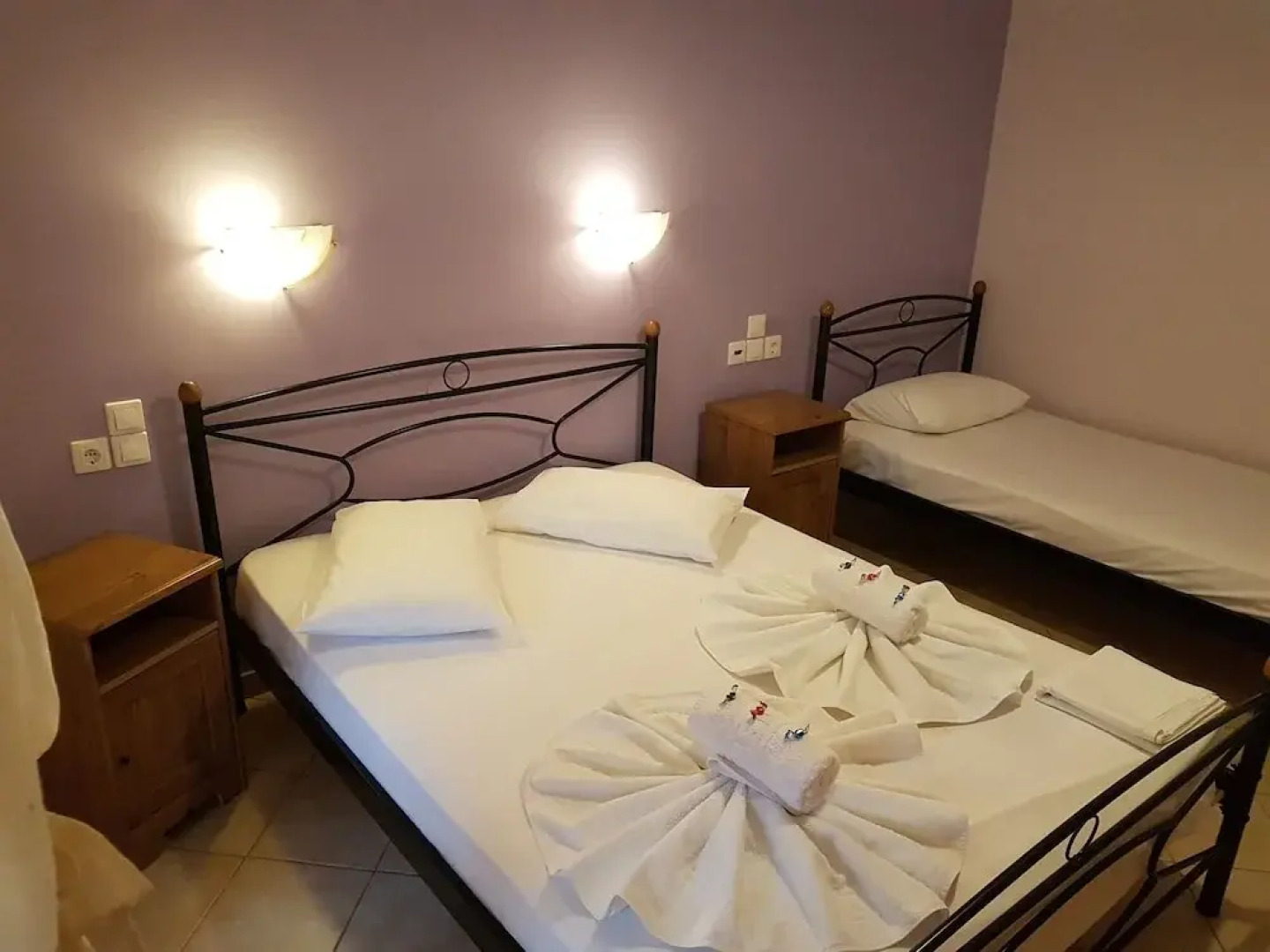 Marathon Studios &Apartments