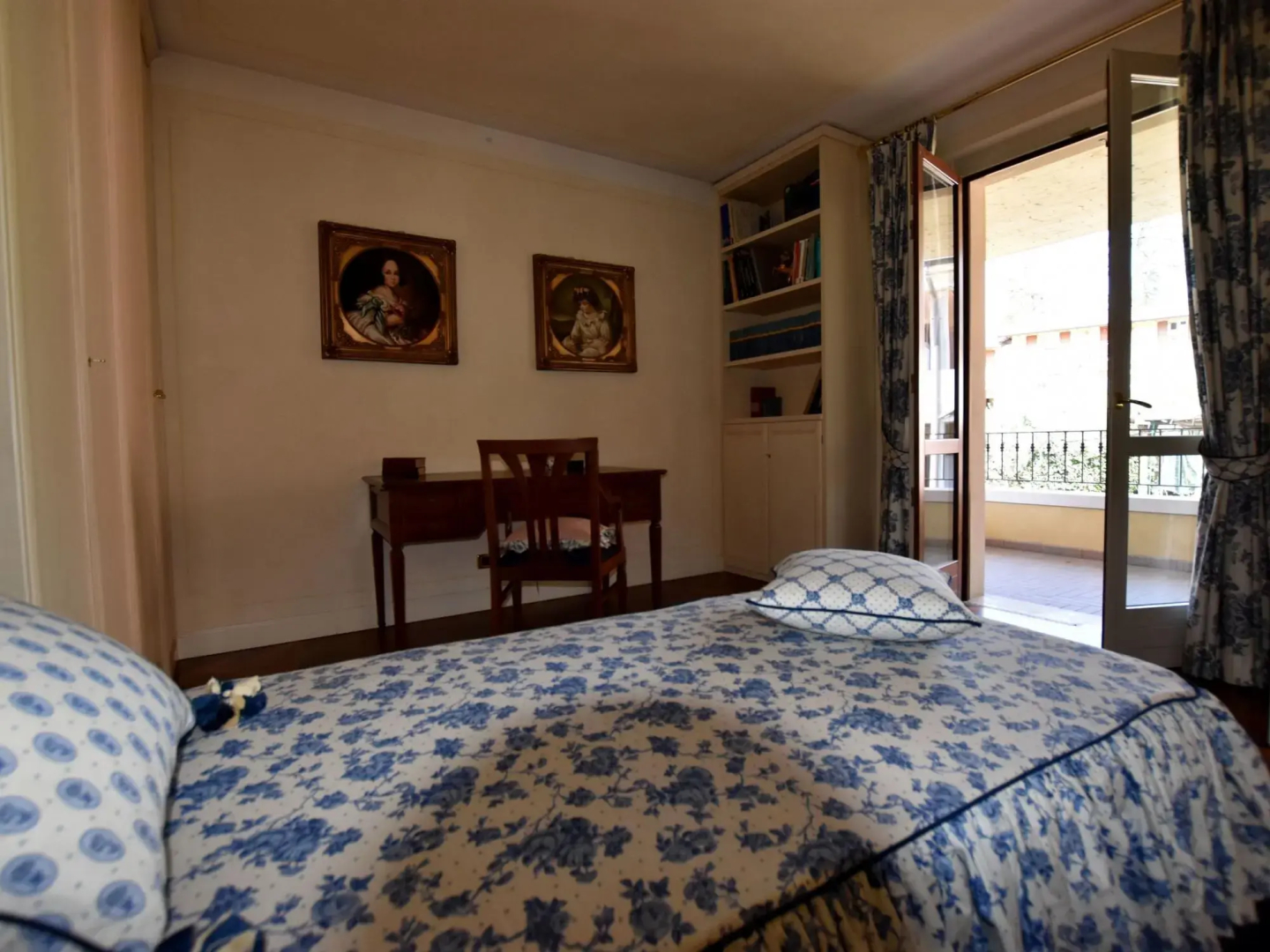 Luxurious Villa in Lombardy with Garden and bubble bath