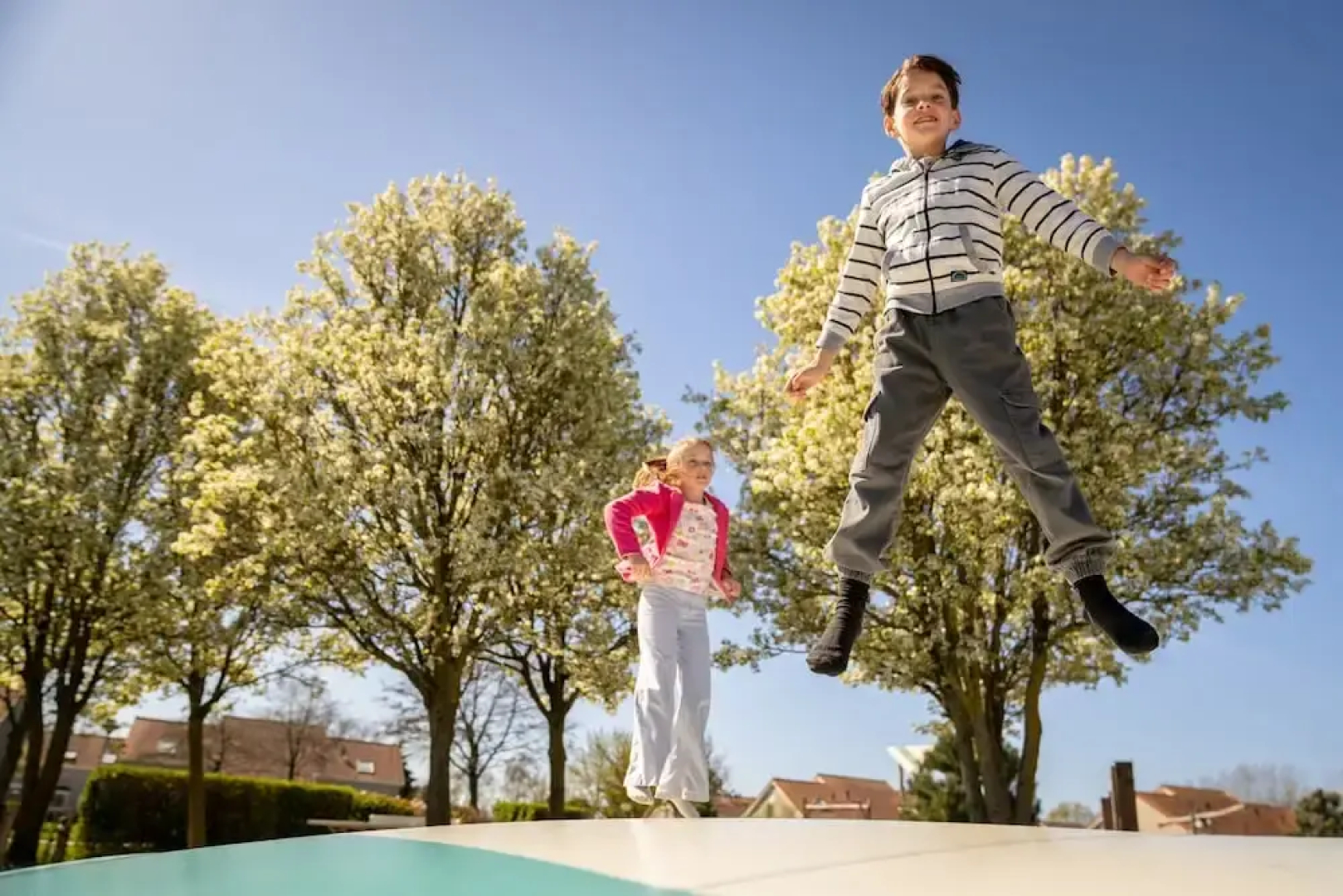 Restyled Bungalow With 2 Bathrooms, Near the Beach