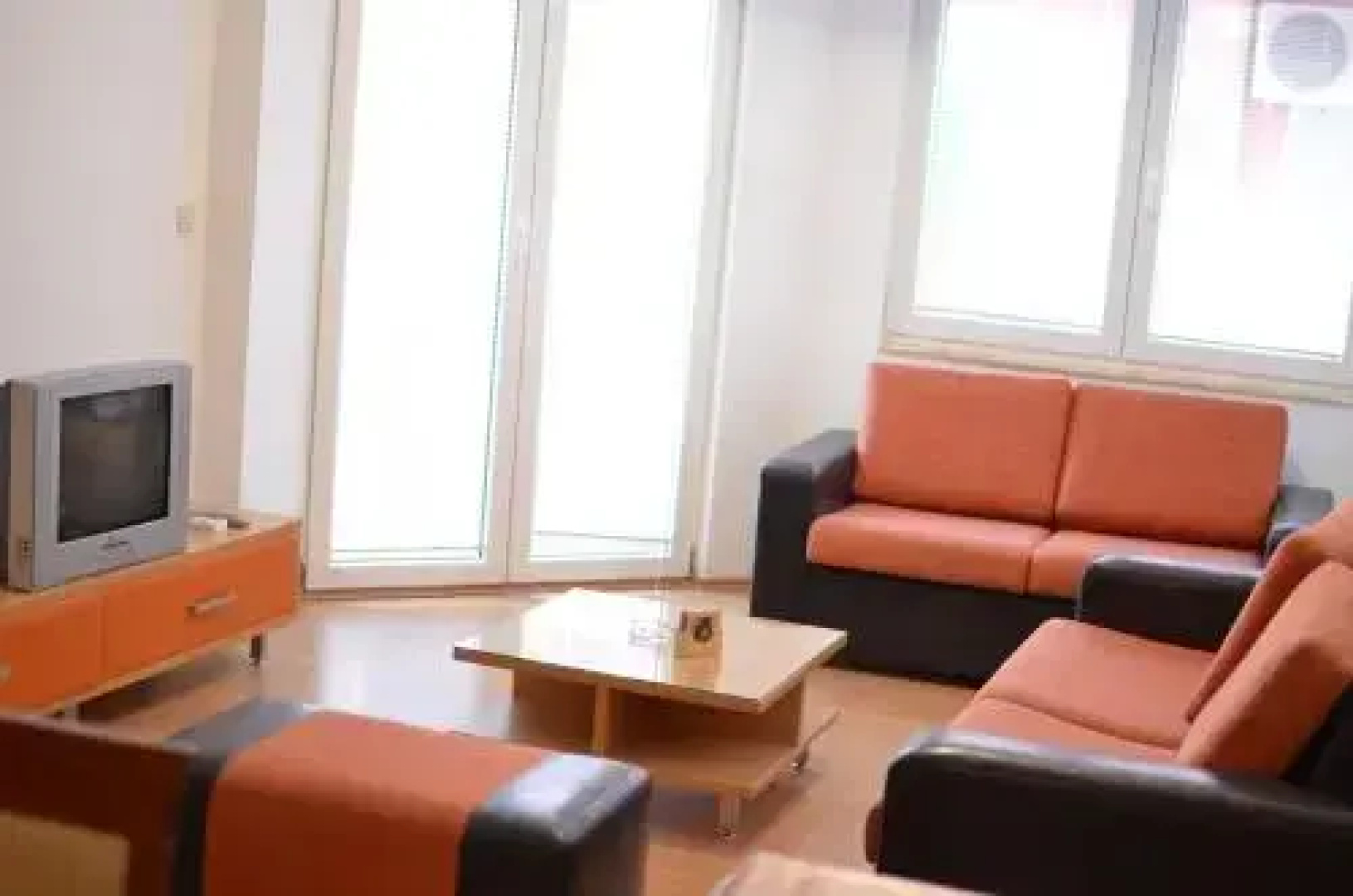 Nikola Apartments