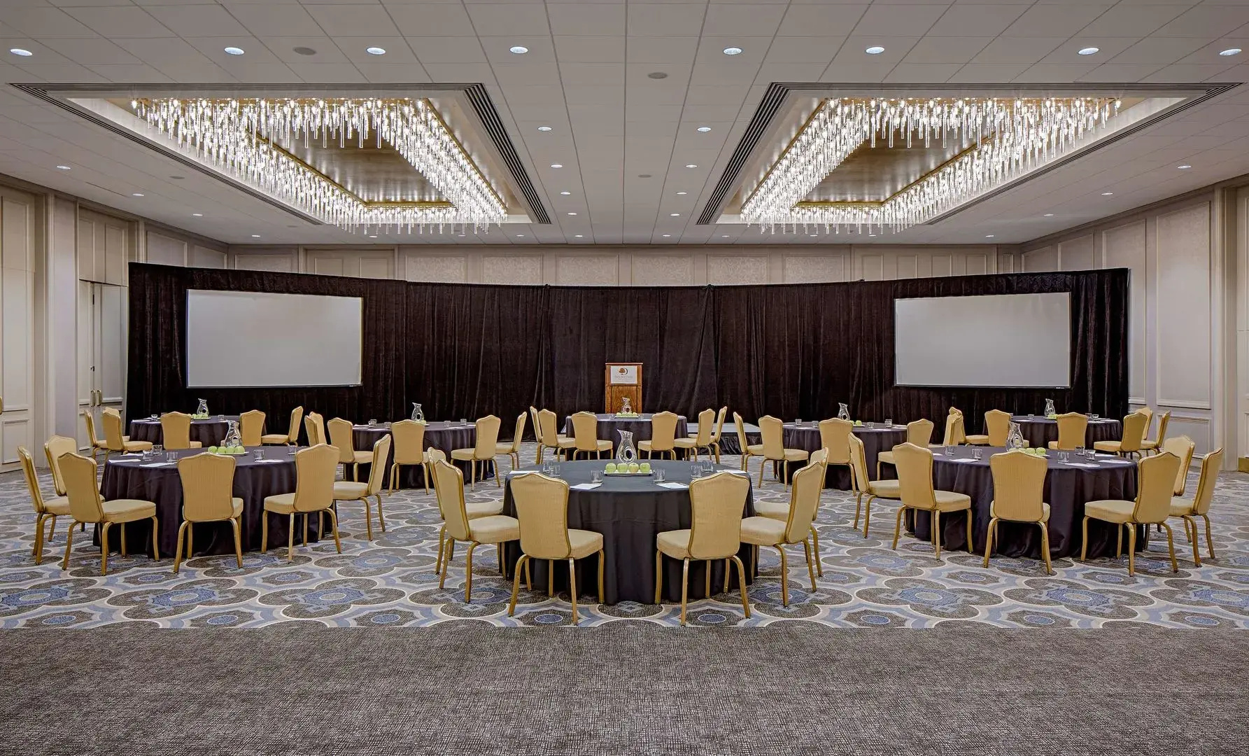 DoubleTree by Hilton Hotel Houston - Greenway Plaza