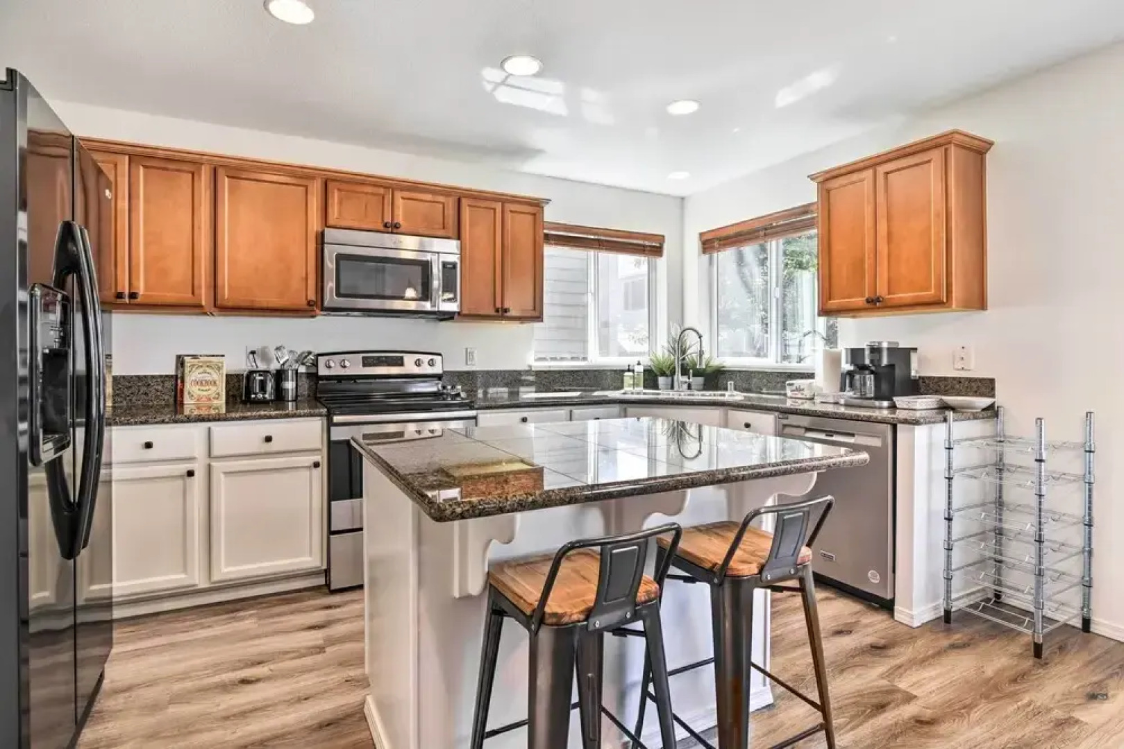 Lovely Vancouver Home < 18 Mi to Portland!