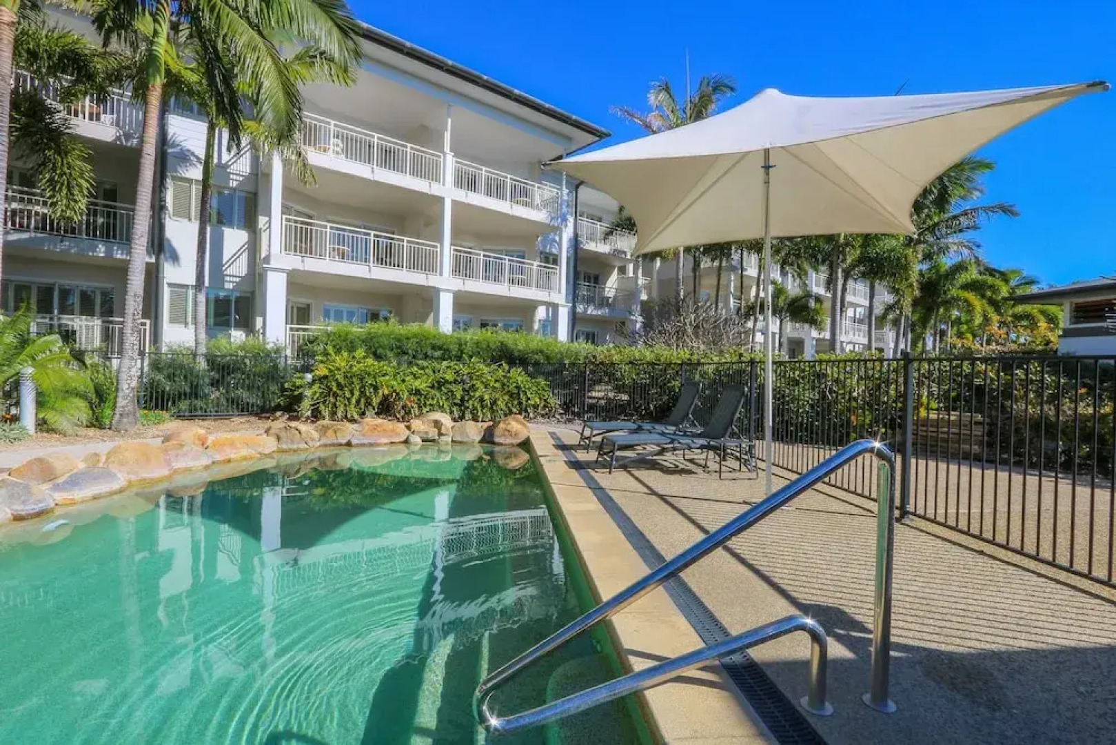 Resort Apartment on Salt Beach 6318