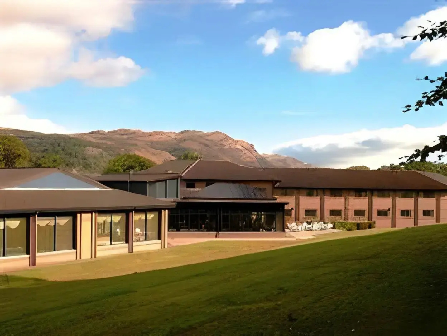 Stirling Court Hotel